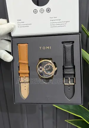 Men’s Wristwatch With 2 Interchangeable Leather Straps – Gift Set
