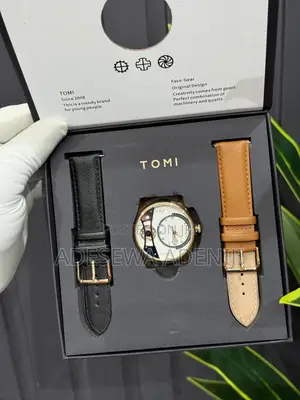 Men’s Wristwatch With 2 Interchangeable Leather Straps – Gift Set