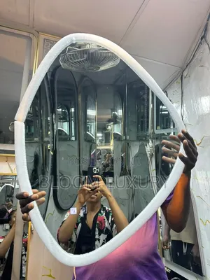 Shapeless 3 Color LED Mirror