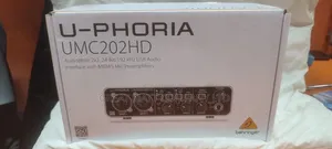 Behringer U-Phoria Umc 202hd Sound Card