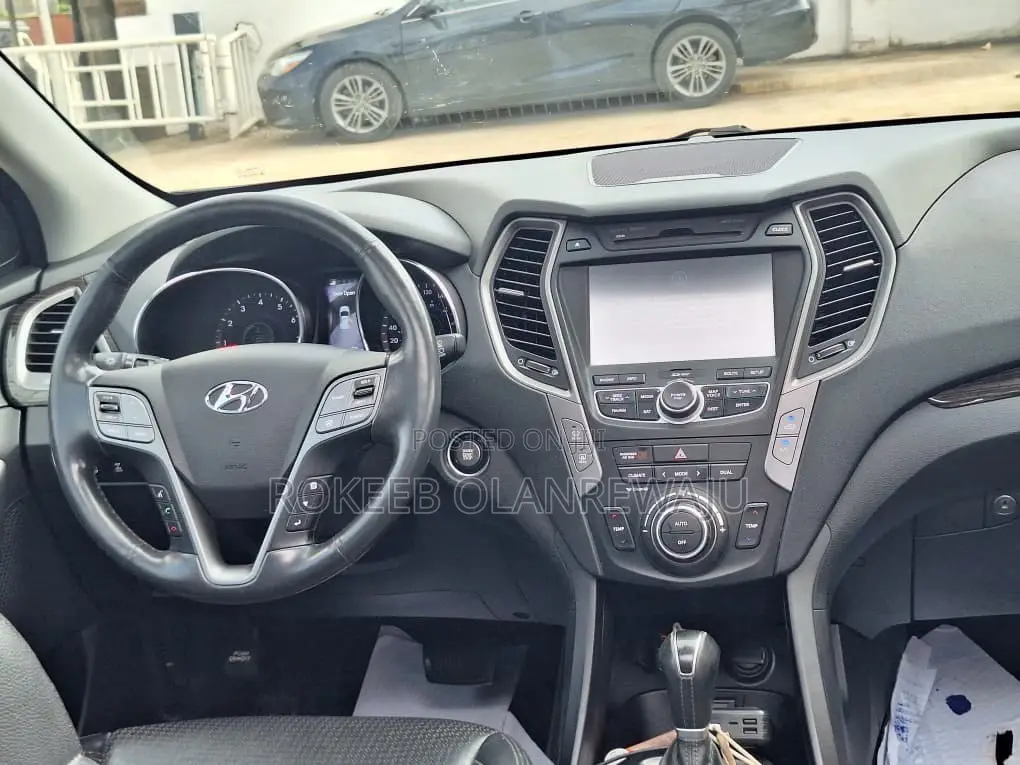 Hyundai Santa Fe 2014 Black