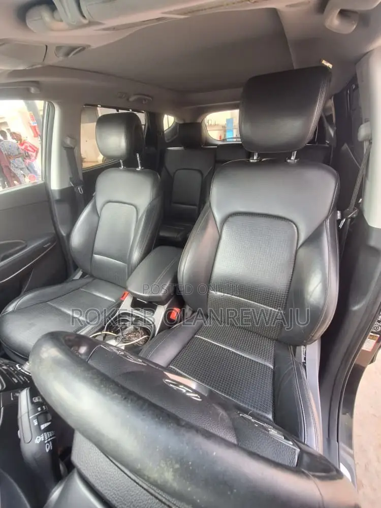 Hyundai Santa Fe 2014 Black