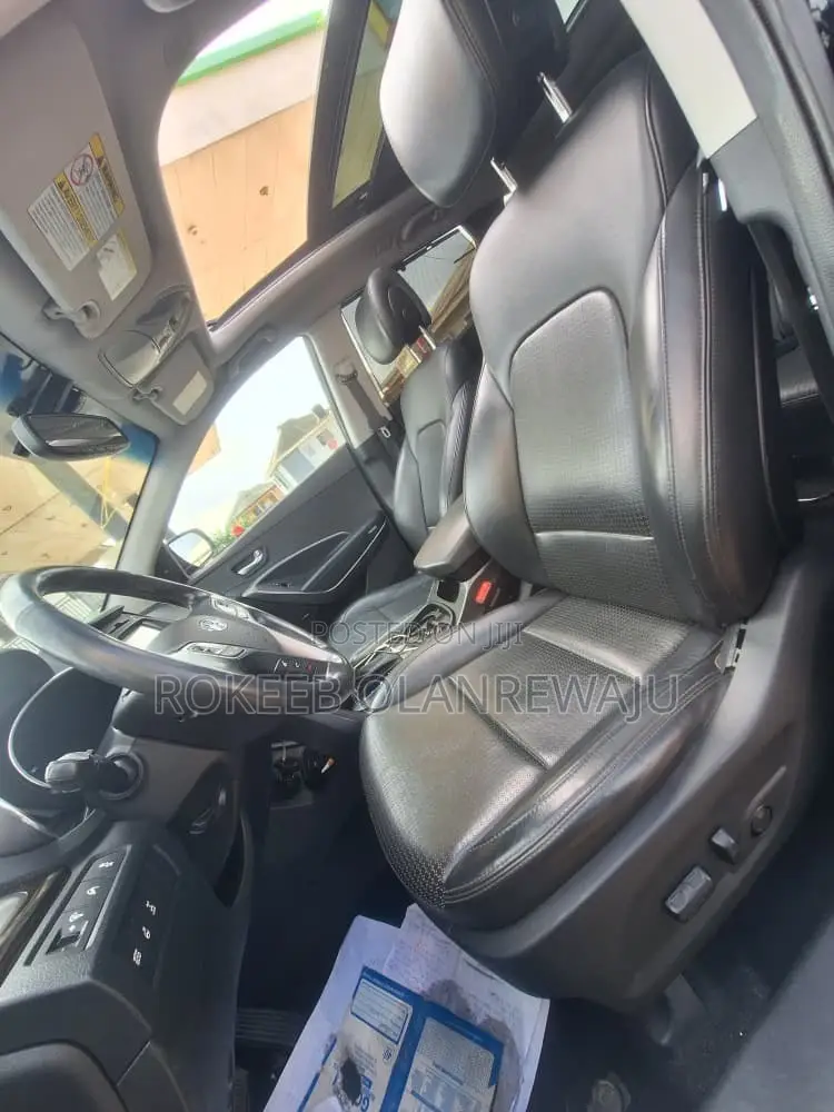 Hyundai Santa Fe 2014 Black