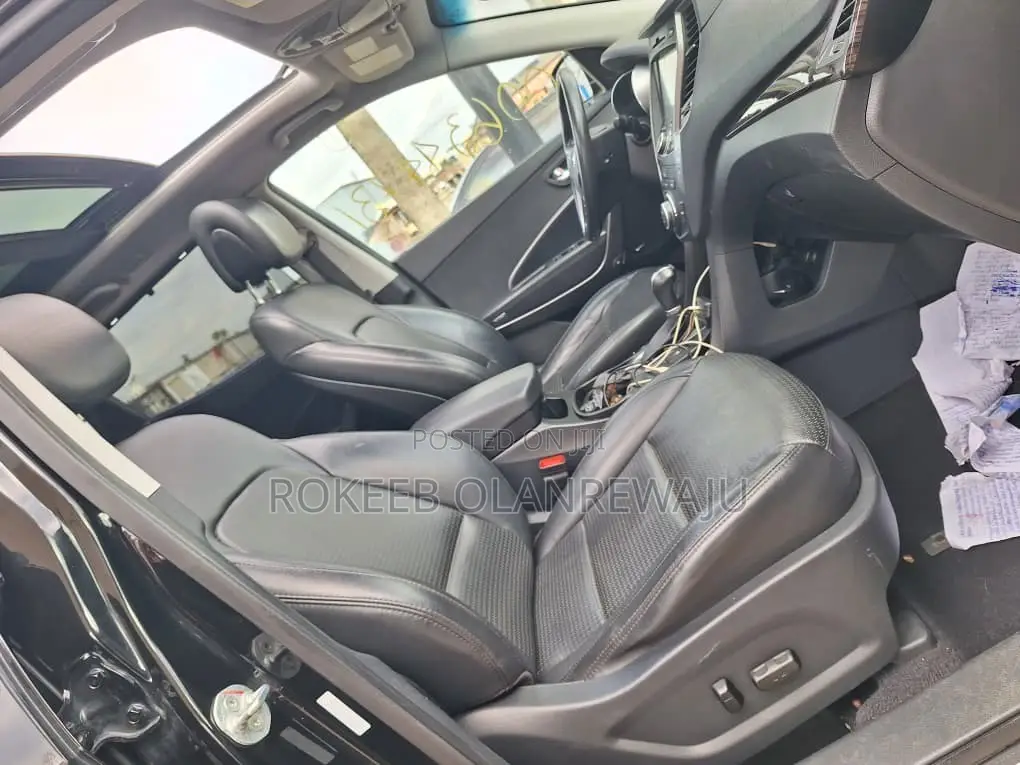 Hyundai Santa Fe 2014 Black