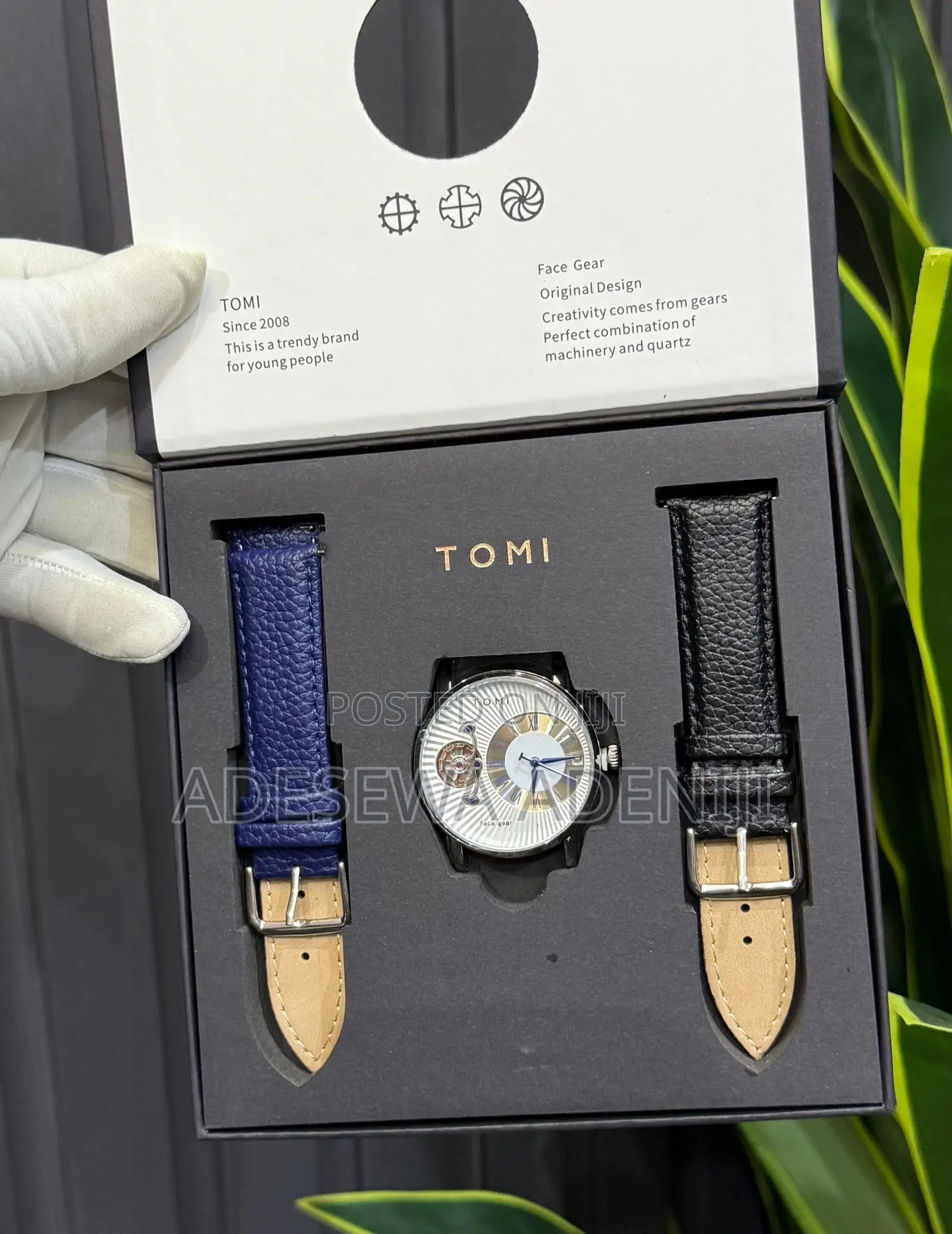 Men’s Wristwatch With 2 Interchangeable Leather Straps, Automatic