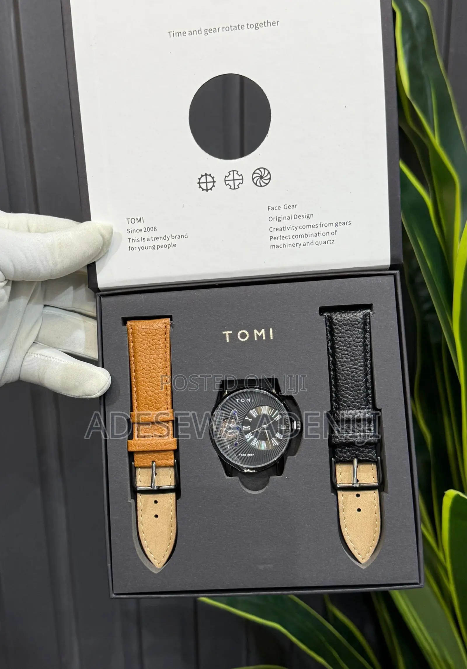 Men’s Wristwatch With 2 Interchangeable Leather Straps, Automatic
