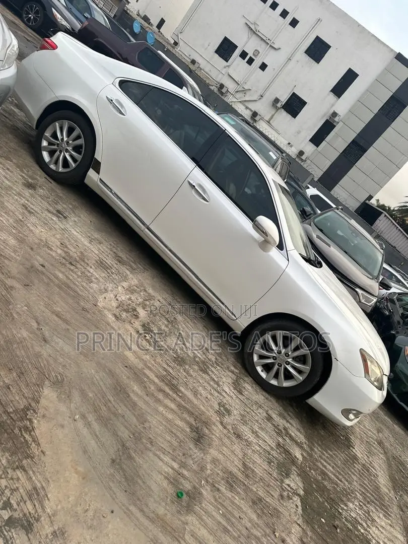Lexus ES 2012 White