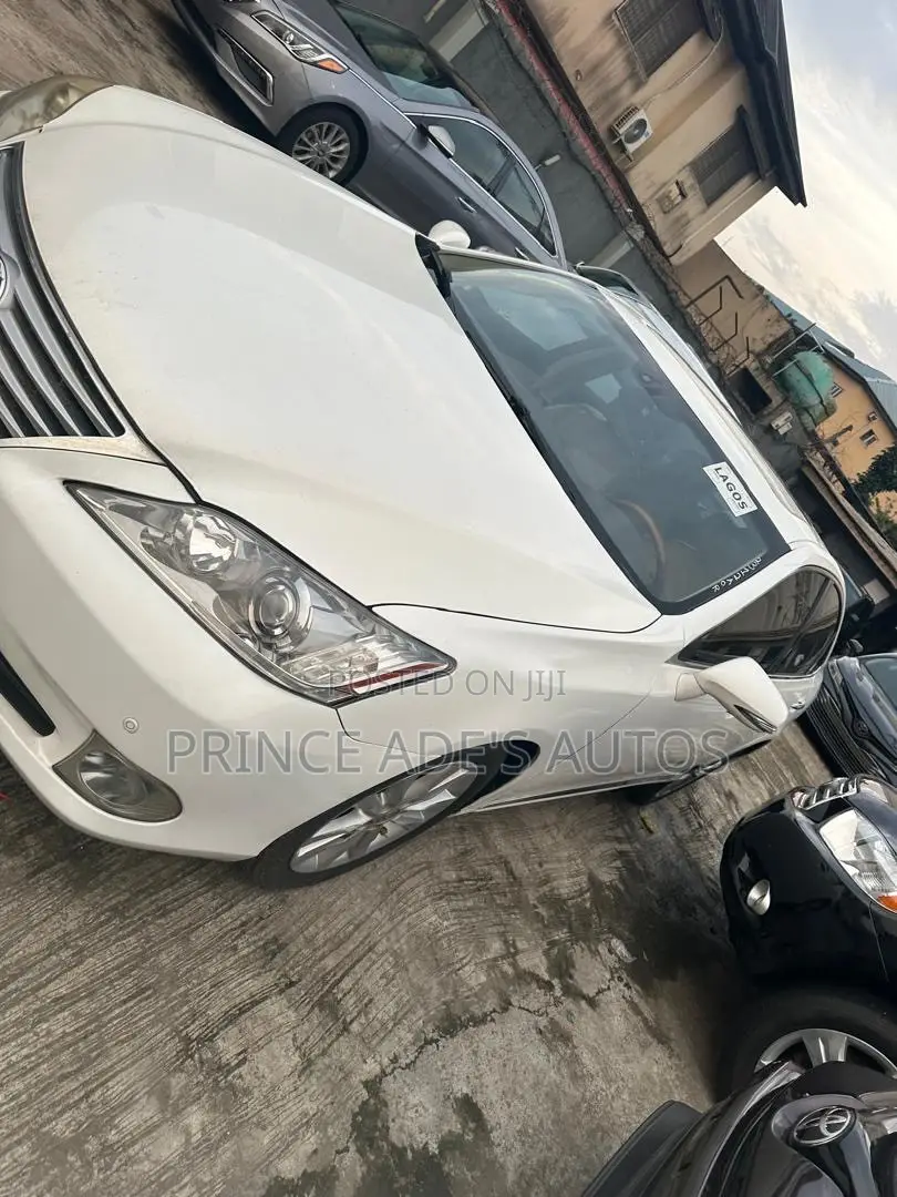 Lexus ES 2012 White