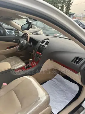 Lexus ES 2012 White