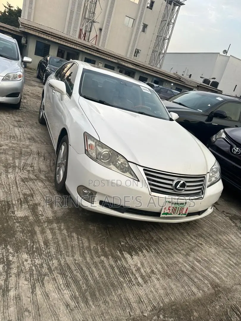 Lexus ES 2012 White