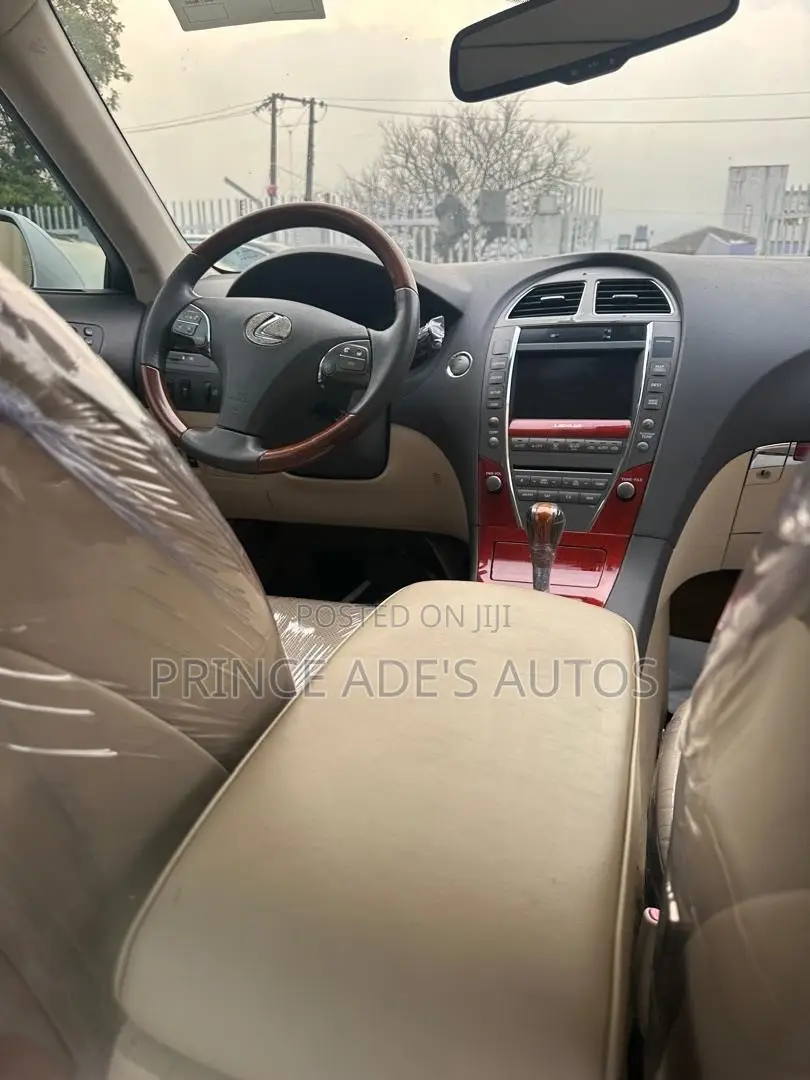 Lexus ES 2012 White
