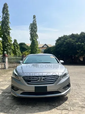 Hyundai Sonata Base Sedan FWD (2.4L 4cyl 6A) 2017 Gray
