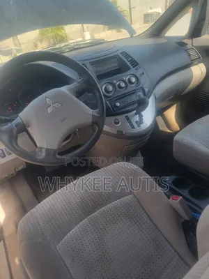 Mitsubishi Grandis 2002 Black