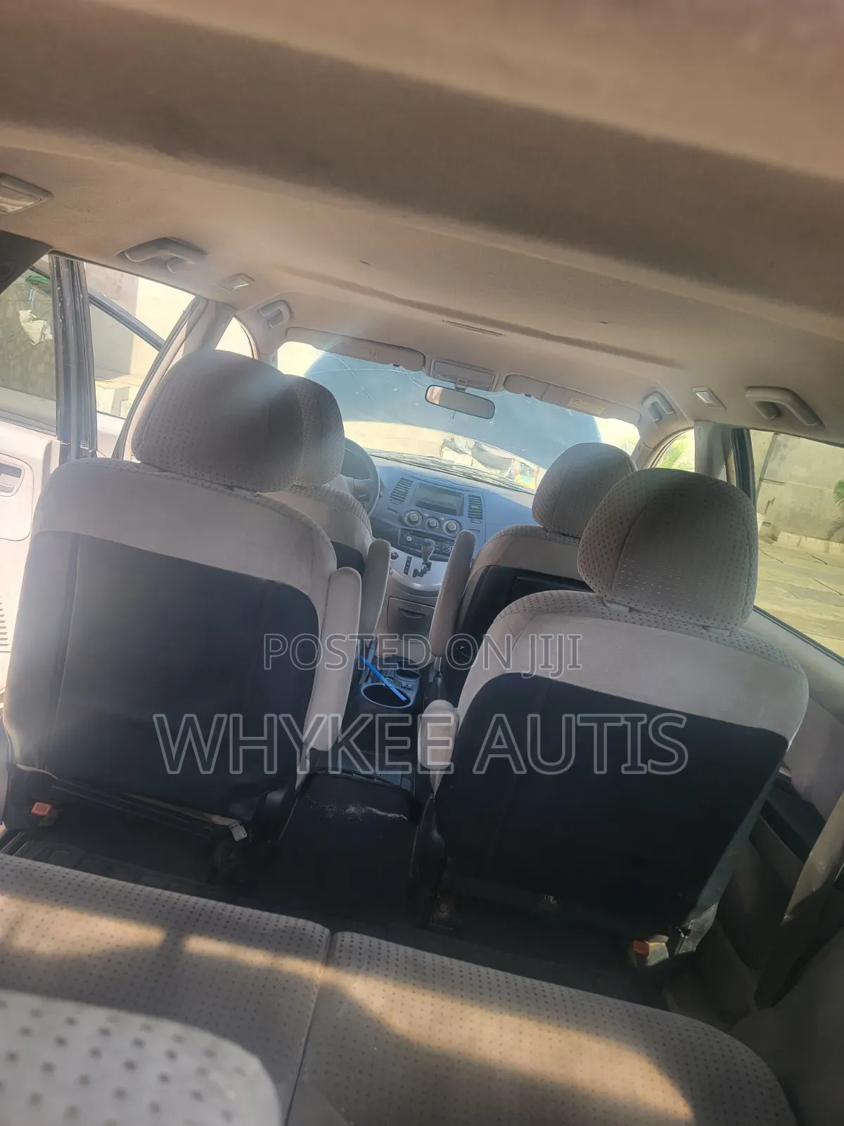 Mitsubishi Grandis 2002 Black