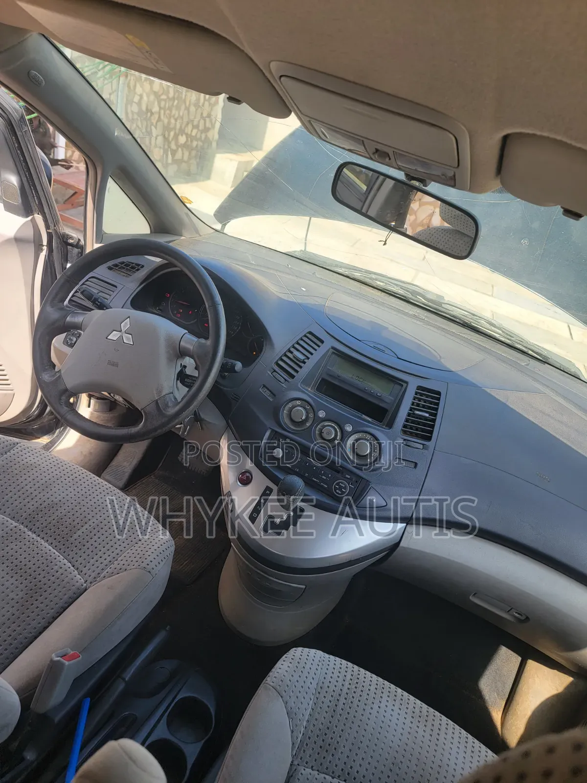 Mitsubishi Grandis 2002 Black