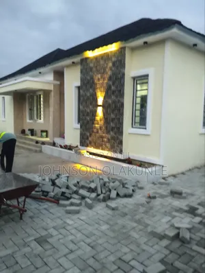 3bdrm Bungalow in Developened, Aiyeteju for sale