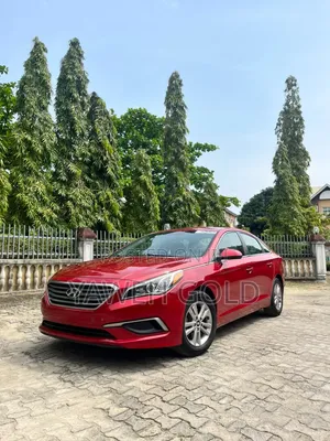 Hyundai Sonata Base Sedan FWD (2.4L 4cyl 6A) 2016