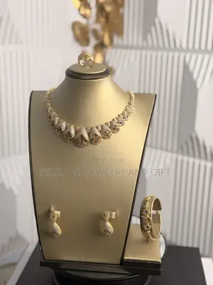 Gold-Tone Multicoloured Crystal Jewelry Set