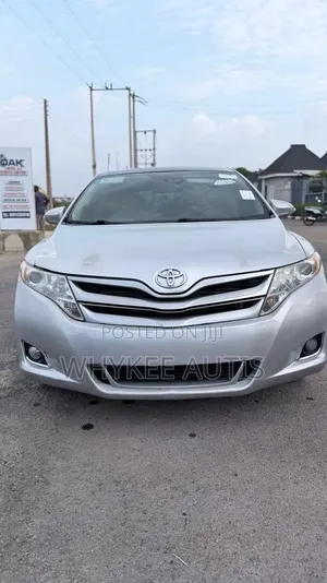 Toyota Venza LE AWD V6 2013 Silver