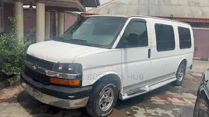 Chevrolet Shcool Bus 2004 White
