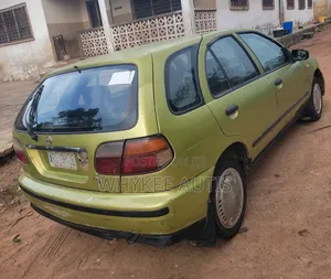 Nissan Almera 1.8 2000