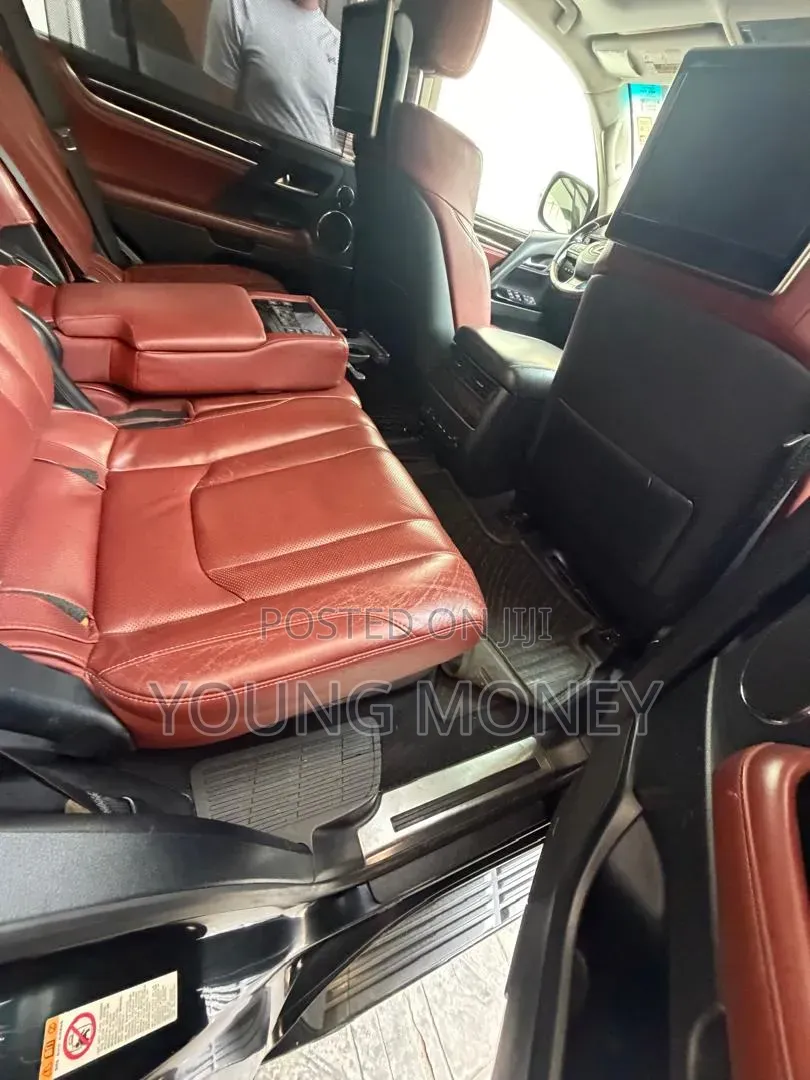 Lexus LX 570 AWD 2016 Black