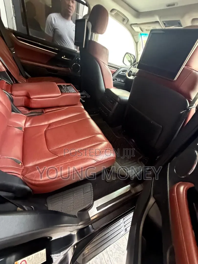 Lexus LX 570 AWD 2016 Black