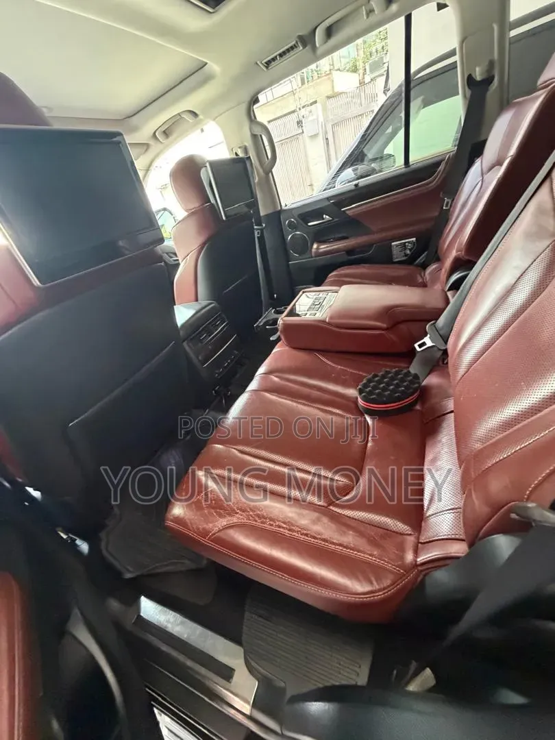 Lexus LX 570 AWD 2016 Black