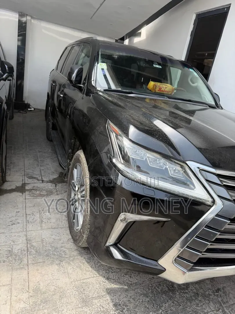 Lexus LX 570 AWD 2016 Black