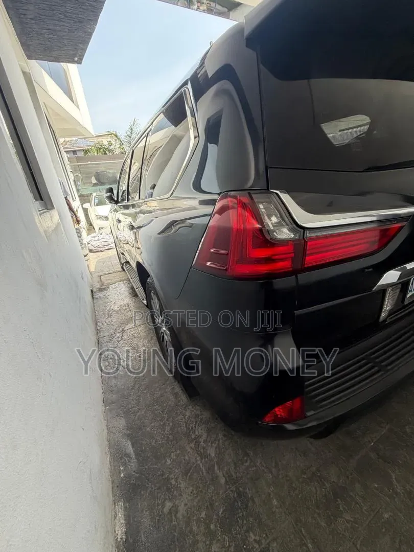 Lexus LX 570 AWD 2016 Black
