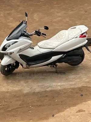 Yamaha Majesty 2018 White
