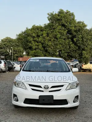 Toyota Corolla LE 4dr Sedan (1.8L 4cyl 4A) 2011 White