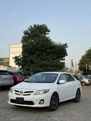 Toyota Corolla LE 4dr Sedan (1.8L 4cyl 4A) 2011 White
