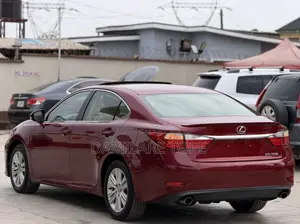 Lexus ES 2013 Red