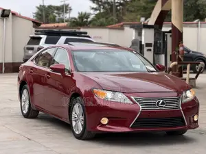 Lexus ES 2013 Red