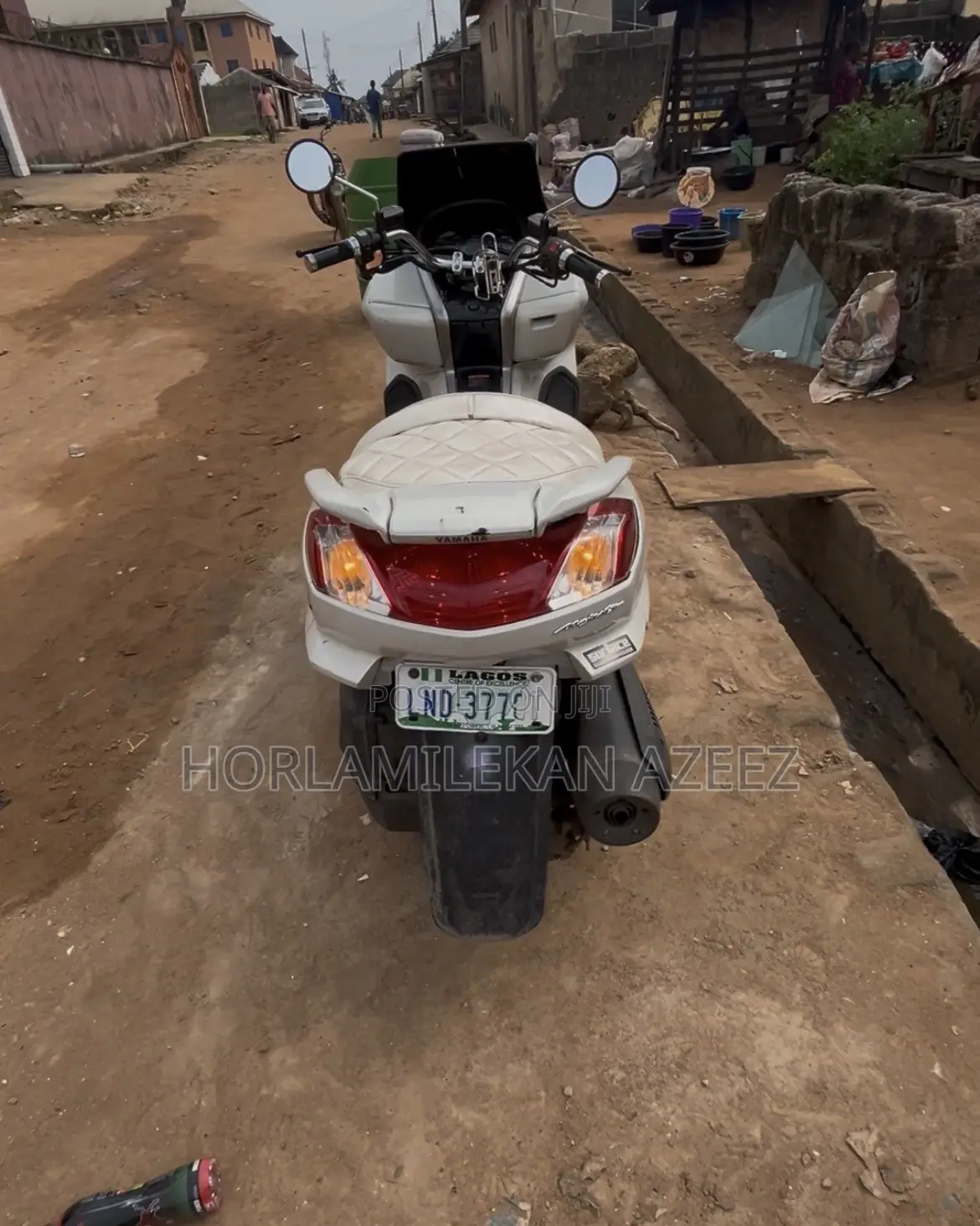 Yamaha Majesty 2018 White