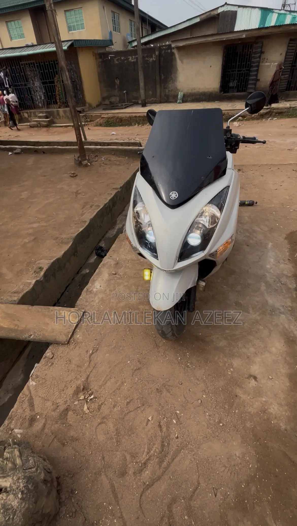 Yamaha Majesty 2018 White