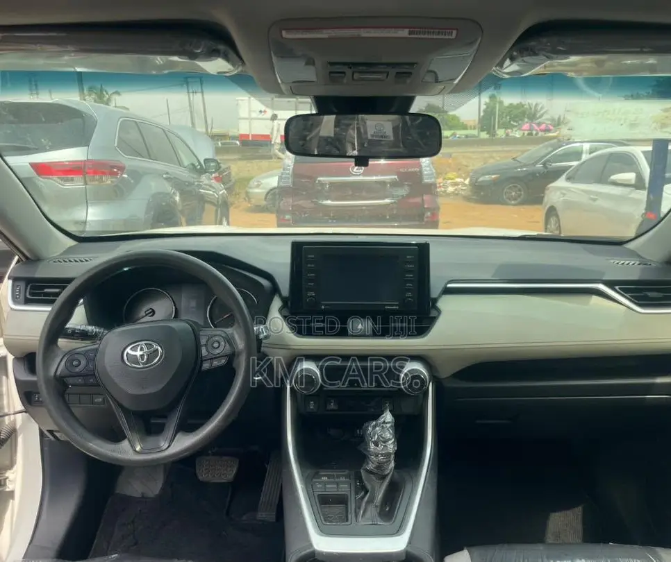 Toyota RAV4 XLE AWD 2019 White
