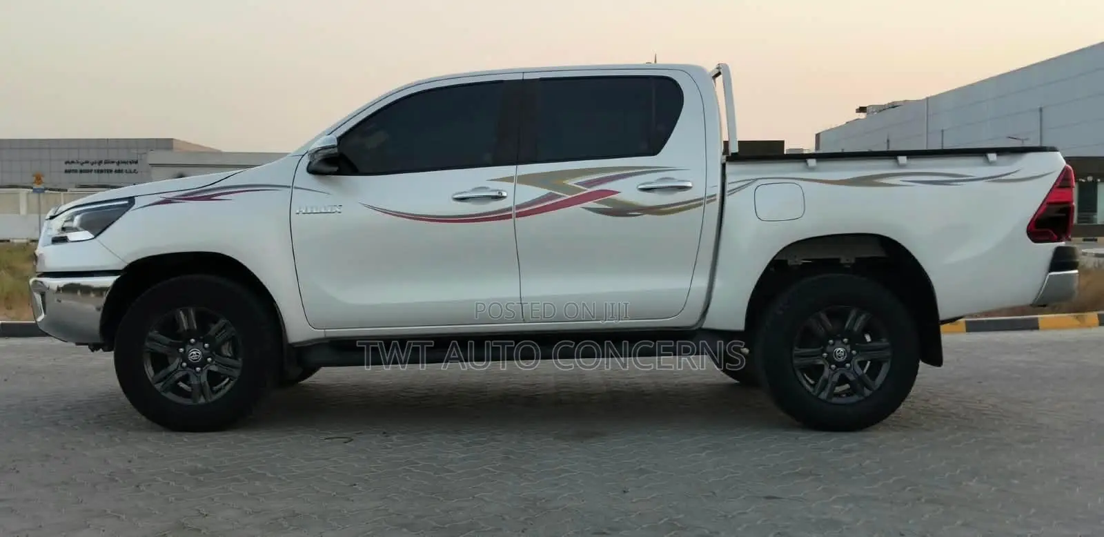 Toyota Hilux 2024 White