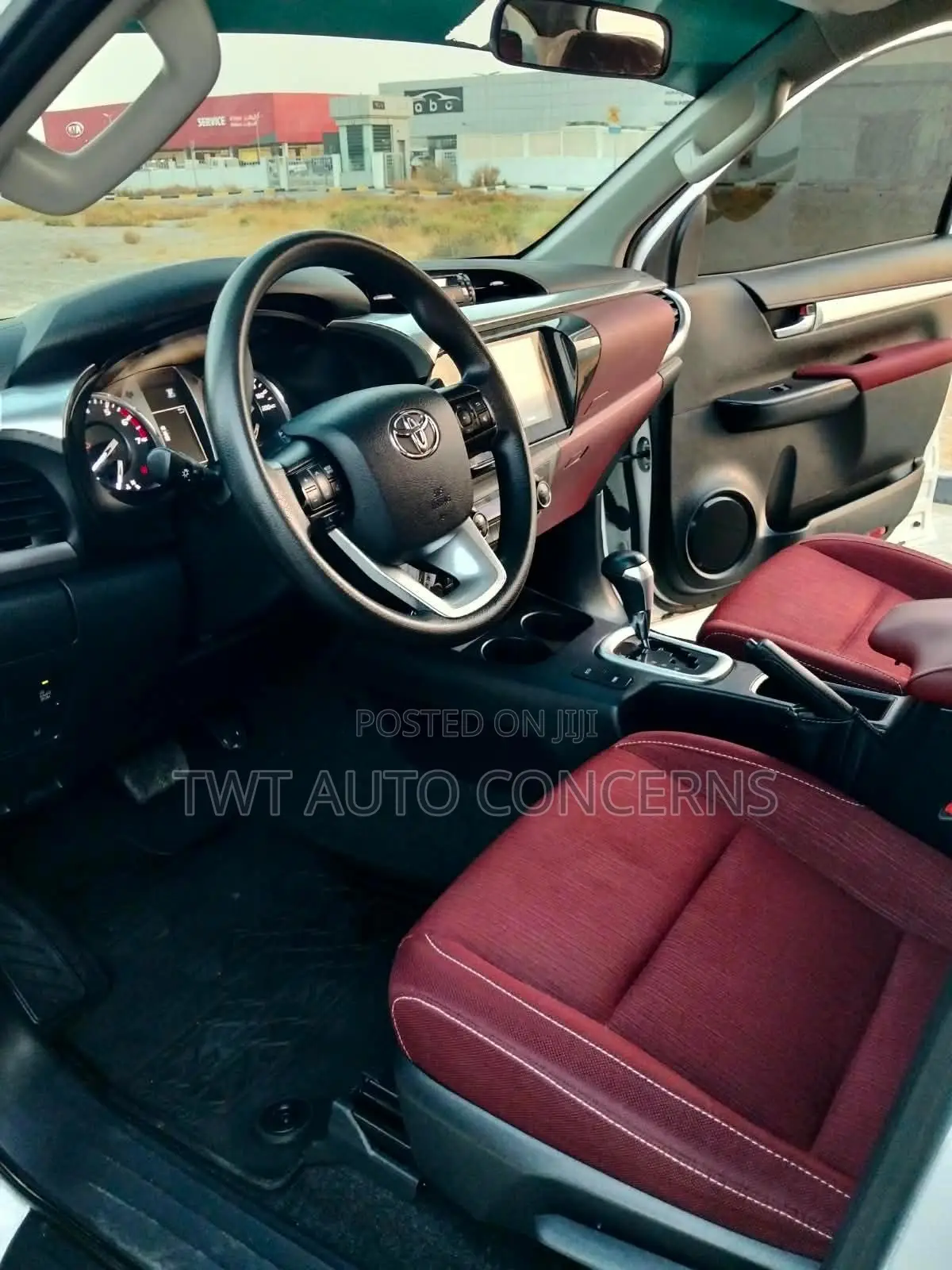 Toyota Hilux 2024 White