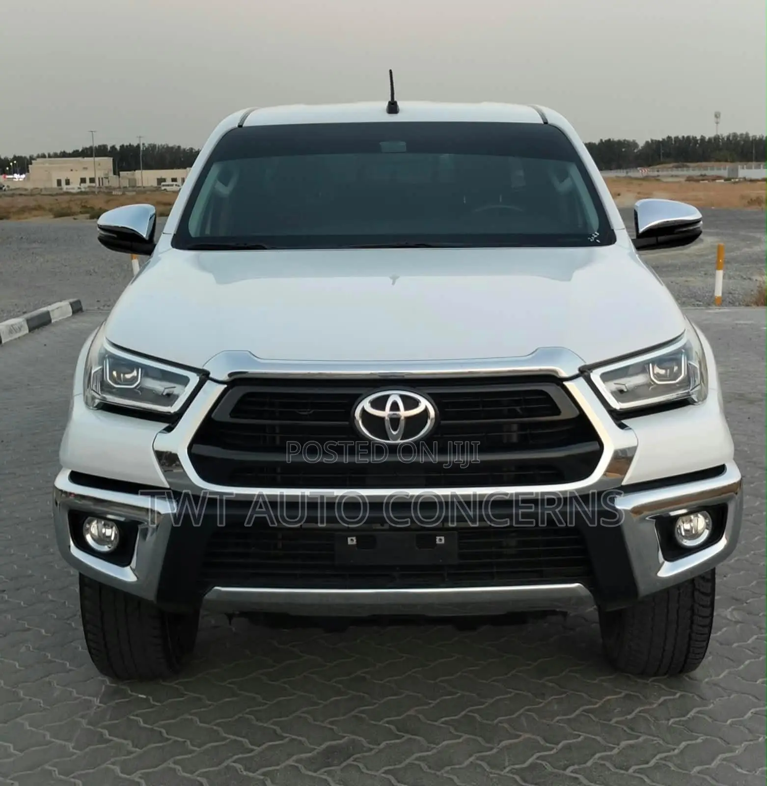 Toyota Hilux 2024 White