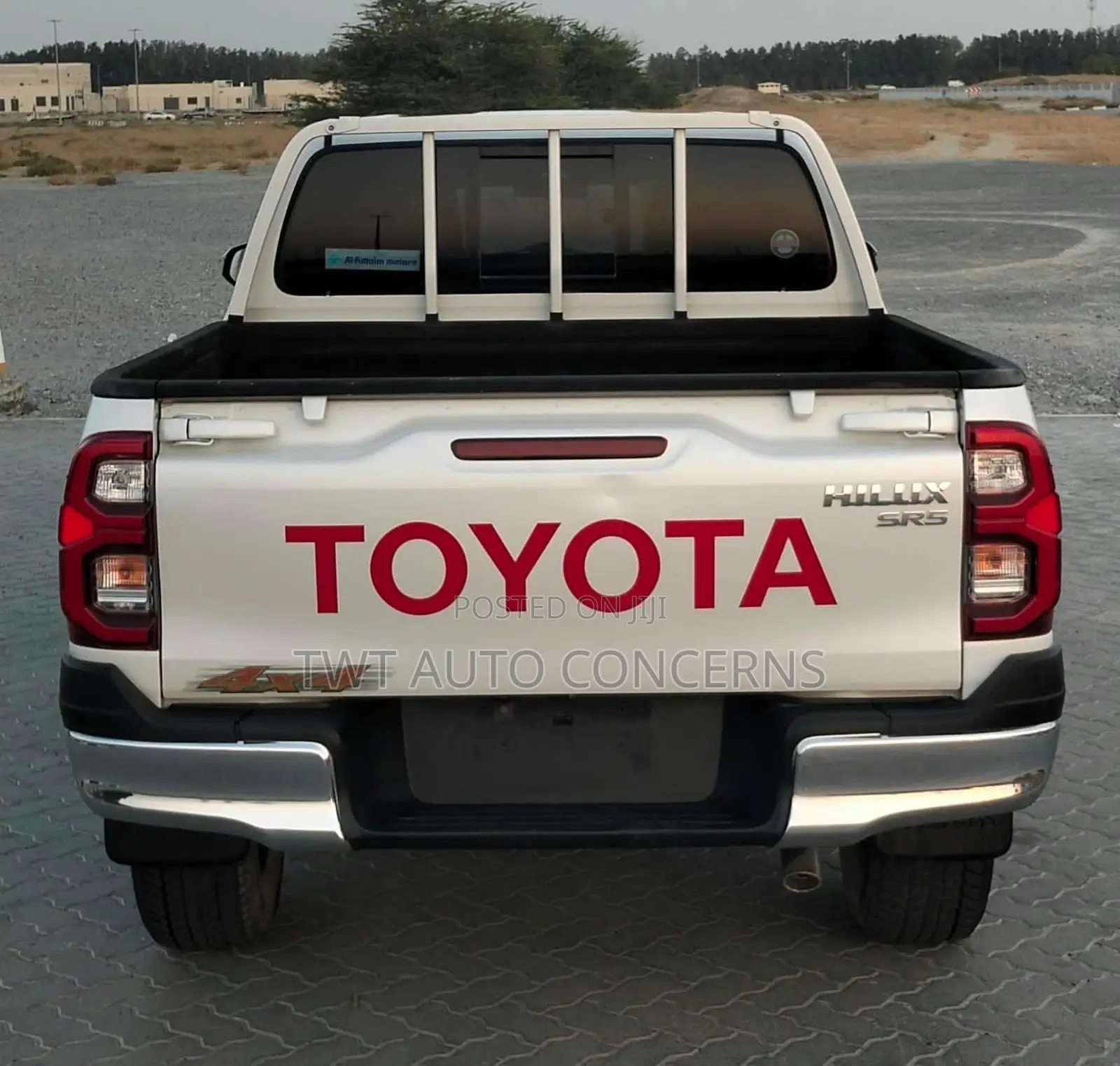 Toyota Hilux 2024 White