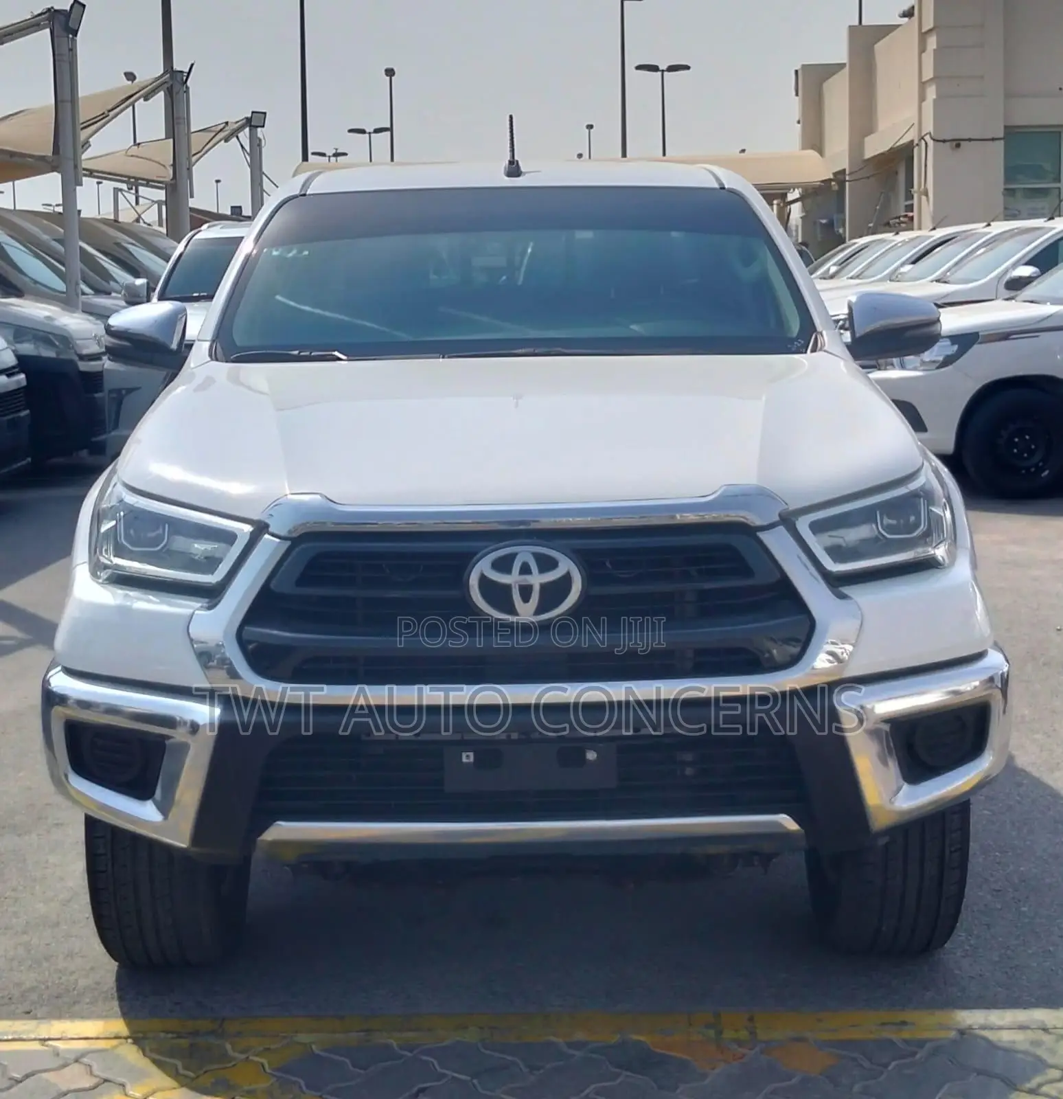 Toyota Hilux 2024 White