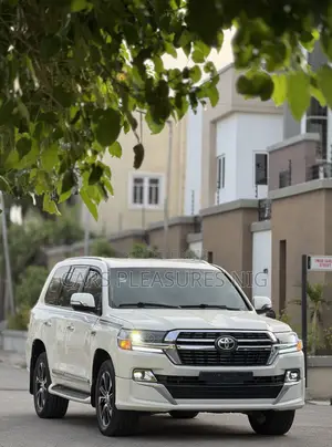 Toyota Land Cruiser 4.0 V6 GXR 2020 White