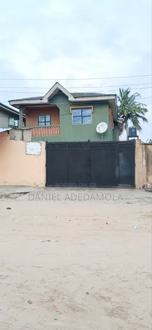 3bdrm Apartment in Okokomaiko for sale