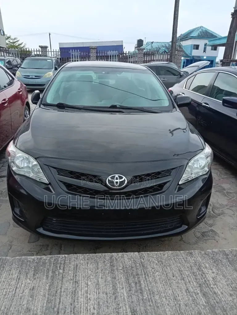 Toyota Corolla 2013 Black