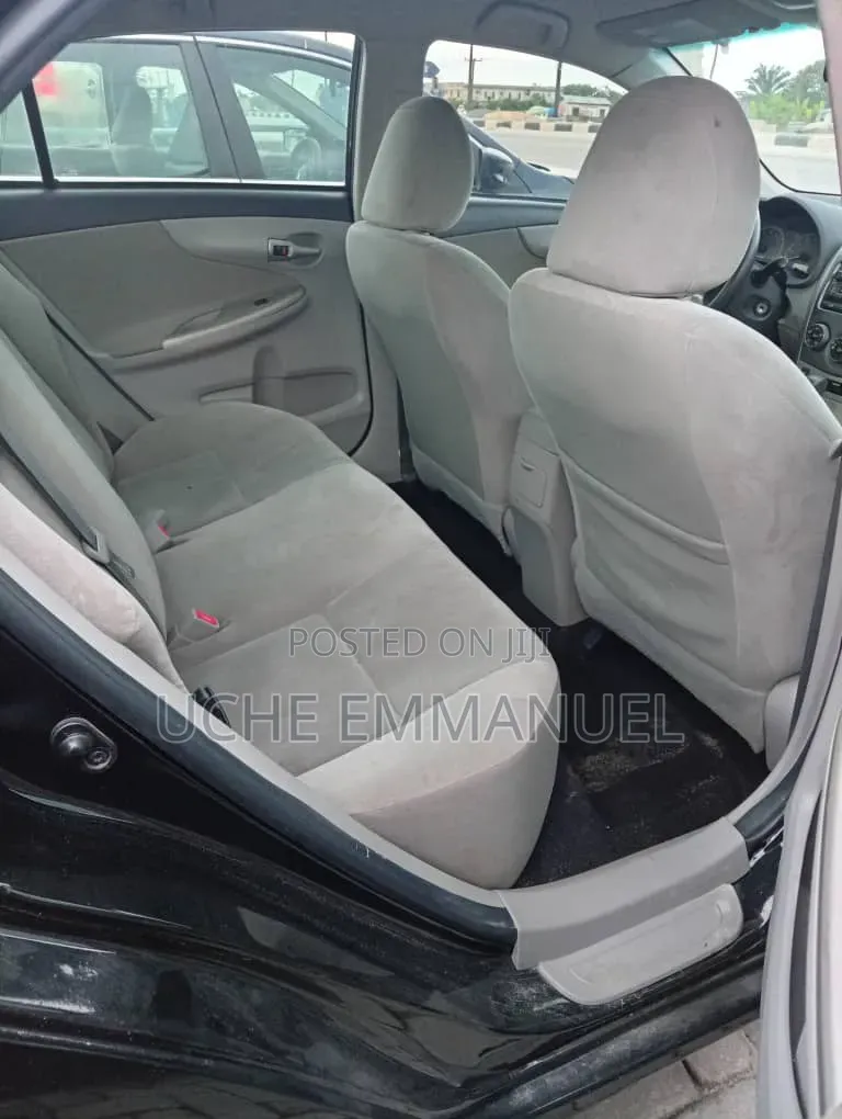 Toyota Corolla 2013 Black