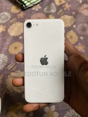 Apple iPhone SE (2022) 128 GB White