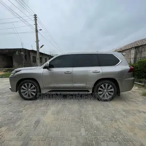 Lexus LX 570 (5 seats) AWD 2016 Gold