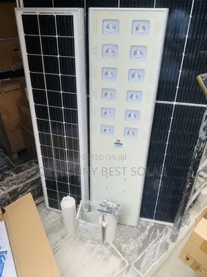 100watts Wakatek Solar Street Light